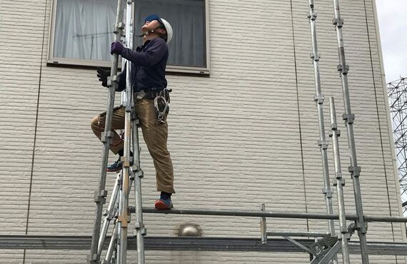 お家の外壁・ひびわれ気になっていませんか？本庄市で外壁塗装を行う三ツ星ハウジング
